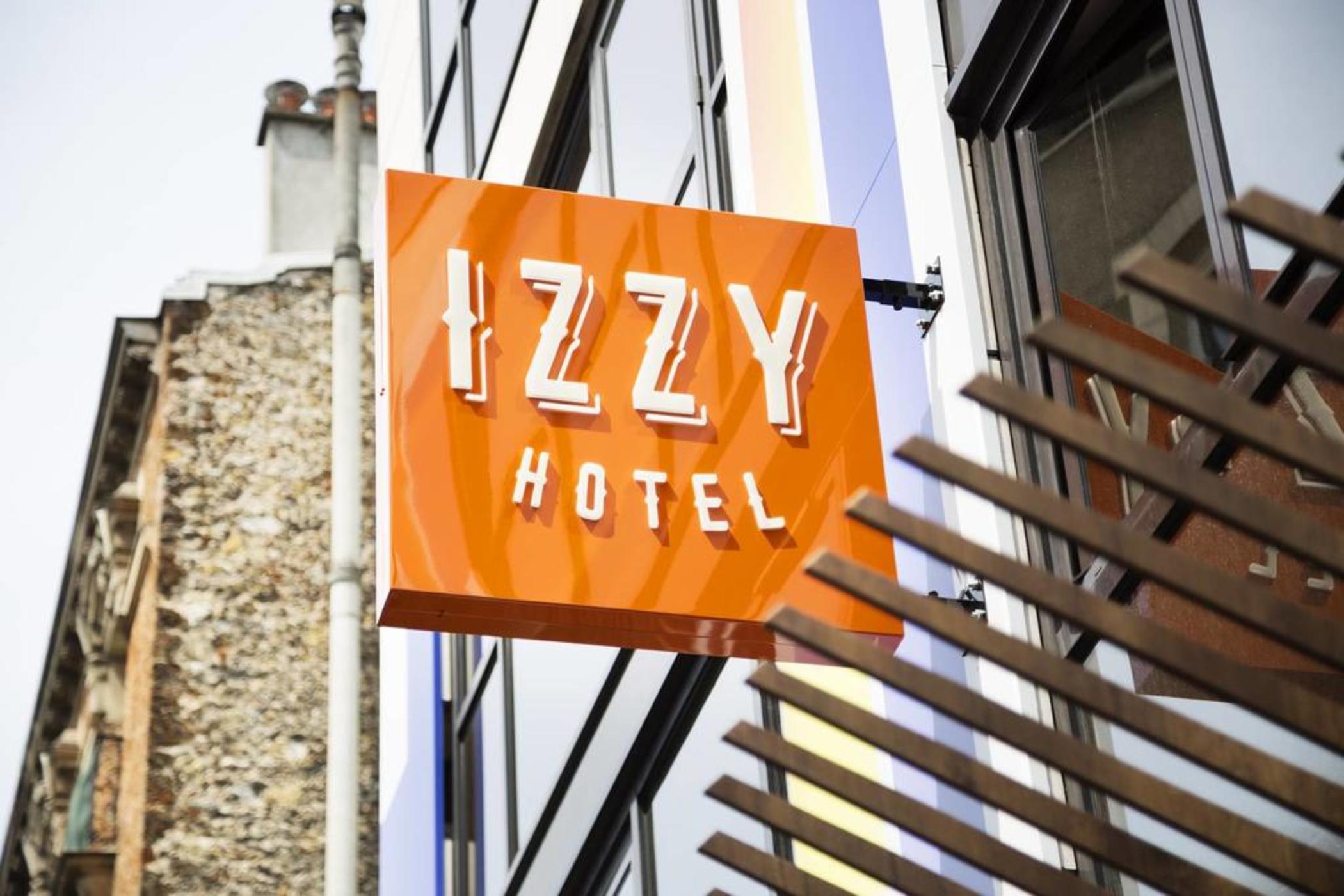 Hotel Izzy Issy-les-Moulineaux Exterior photo