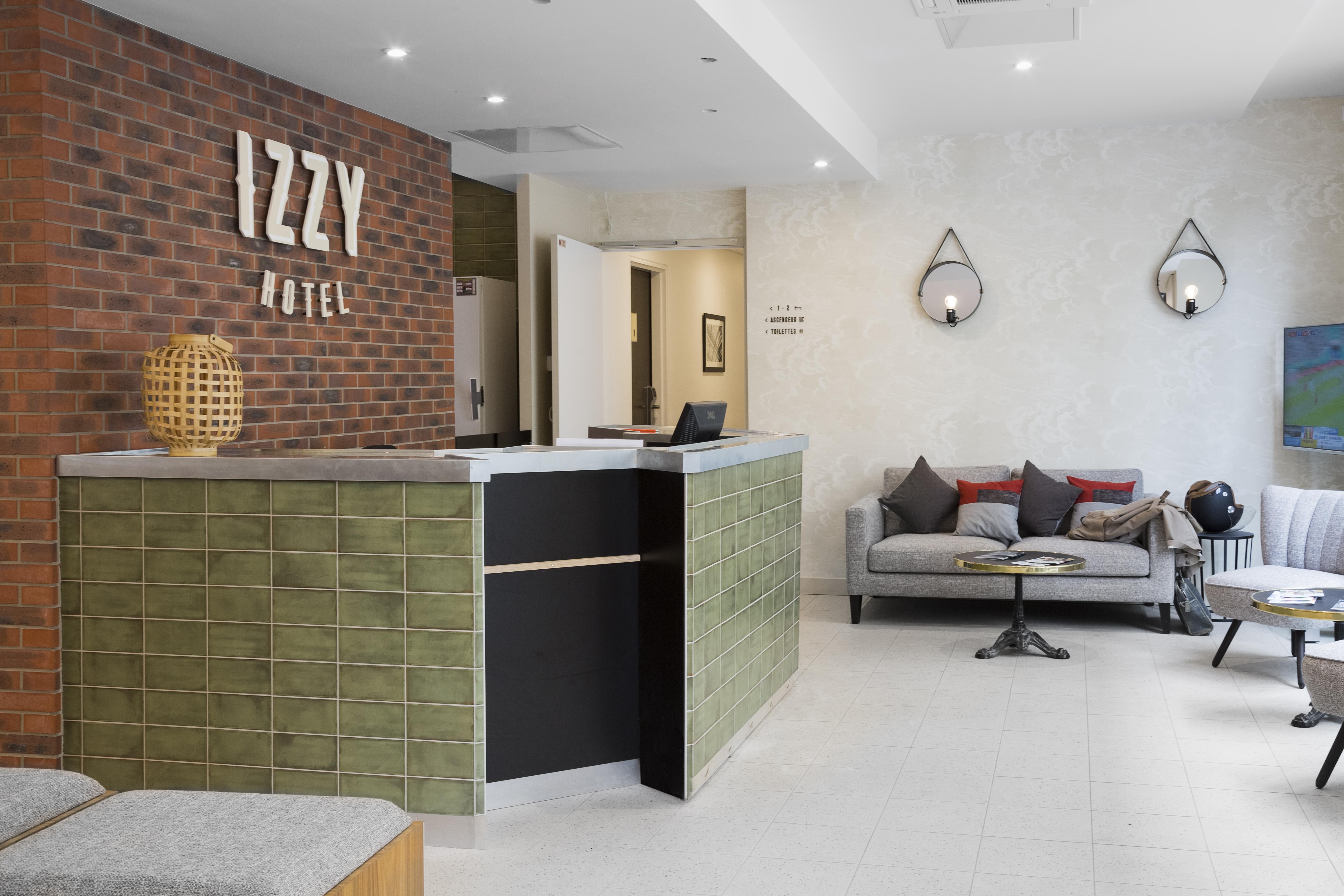 Hotel Izzy Issy-les-Moulineaux Exterior photo